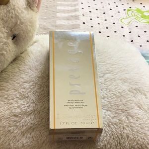 Brand new Elizabeth Arden anti-aging serum 50ml